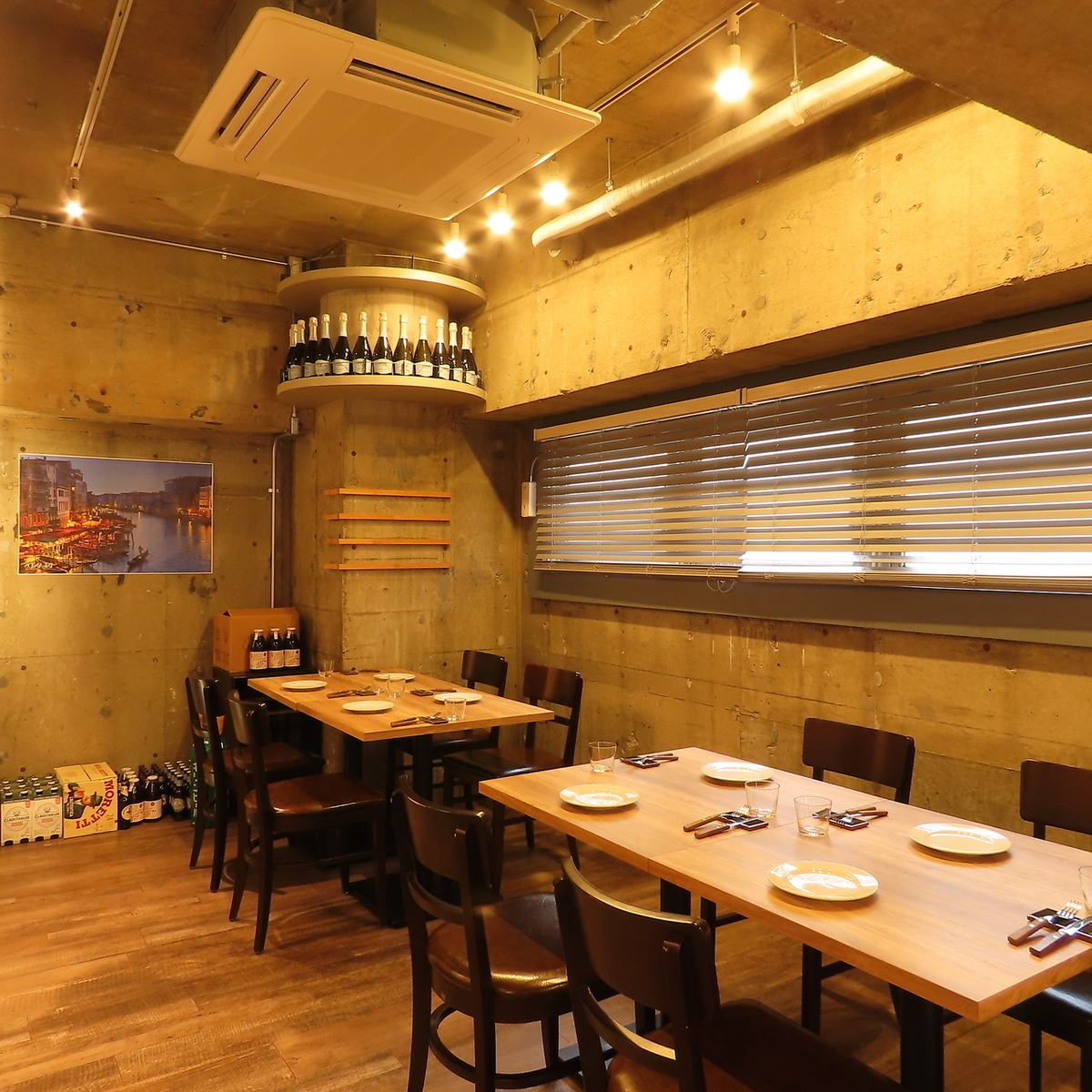 You can enjoy your meal in a relaxed and comfortable space.