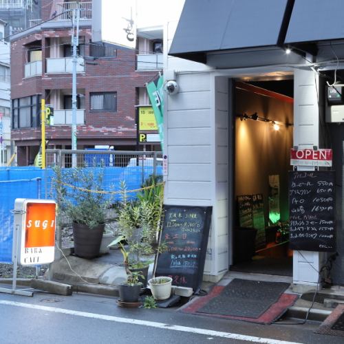 地下1階に移転し営業中！