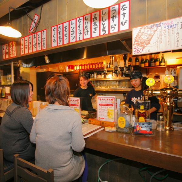 懐かしい雰囲気の店内で大阪名物粉ものとお酒を堪能!!カウンター席で会話を楽しむのも◎