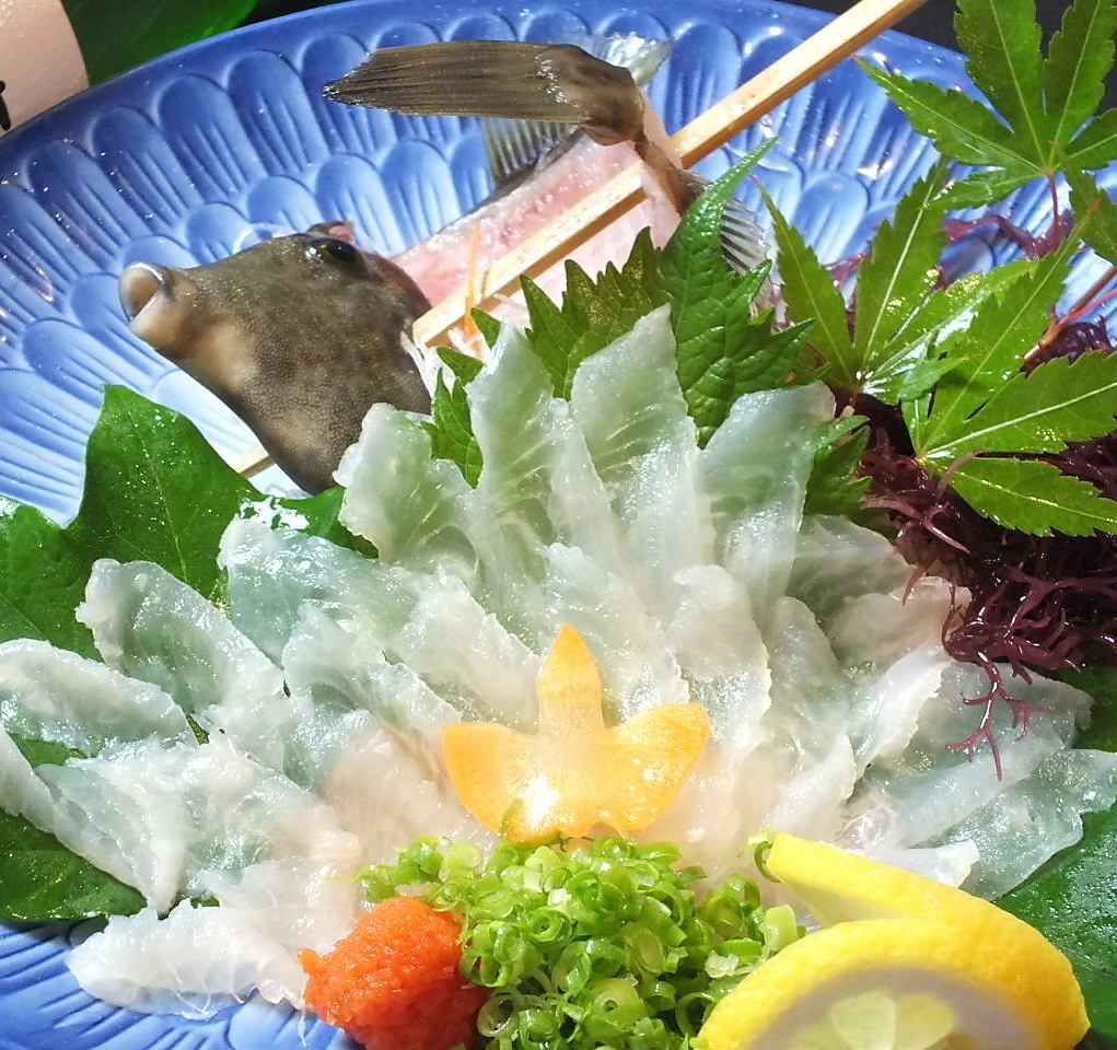 店内生け簀から捌く鮮魚が自慢！市場直送の天然鮮魚は数量限定！