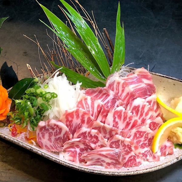 《馬刺し》3種の食べ比べもどうぞ！