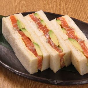 salmon avocado sandwich