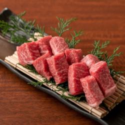 和牛もも肉の岩塩焼き