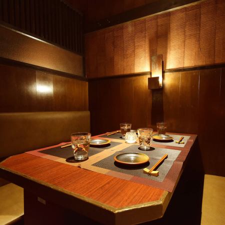 落ち着いた雰囲気のテーブル席はちょっとしたお食事や飲み会に最適です。宴会・飲み会・女子会に◎