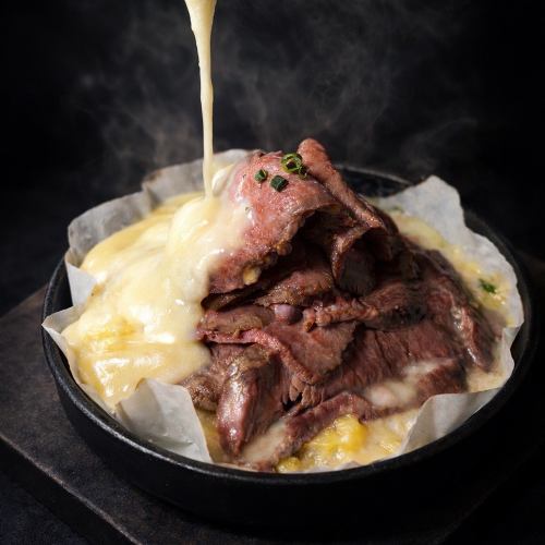 贅沢肉料理を味わう。