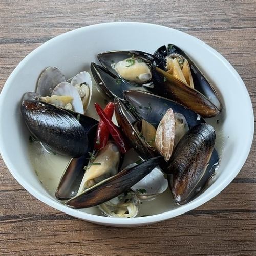 홍합과 조개 화이트 와인 찜