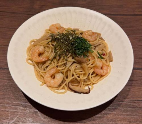 ランチメニュー変更のお知らせ✨
「アサリとキノコの和風パスタ」▶︎「エビとキノコの和風パスタ」に！🦐
メニュー表は後日差し替えとなりますが、
明日からご注文いただけます。
ご希望の方はスタッフまでお気軽にどうぞ😊

────────────

＼ カフェバルKeiは昼飲み大歓迎✨ ／
ランチタイムからお酒も楽しめます！
女子会やママ会、昼デートにもぴったりです☺️
もちろん、カフェやランチとしてのご利用も可能です🙆‍♀️

────────────
📍早稲田のカフェ&バル
🚶‍♀️東西線早稲田駅から徒歩1分
📞ご予約はお電話でも承ります → 03-4400-8663
⏰【営業時間】
〈平日〉ランチ 11:30–16:00 ／ バル 18:00–22:00
〈土日祝〉ランチ 11:00–16:00 ／ バル 17:00–22:00
【定休日】月曜・祝後日
🪑インスタプロフィールのリンクからもご予約可能！

#カフェバルKei #早稲田バル #女子会ランチ #昼飲みできる店 #昼飲み女子会 #早稲田グルメ #早稲田ランチ #昼から飲める店 
 #早稲田カフェ  #新店オープン  #早稲田ディナー  #ワセメシ  #女子会ディナー  #高田馬場バル  #高田馬場ディナー  #神楽坂ディナー