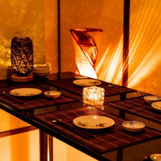 扉付き個室でゆったりとしたお時間を…！お店に入れば至極の和空間が広がります！少人数～ご利用いただける個室席を多数ご用意しておりますので、当店で上質なひと時をお過ごしください！