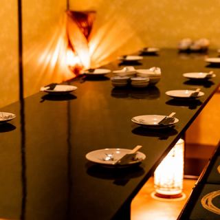 ゆったりくつろげる掘りごたつ個室！各種宴会にぴったりの個室席は、和の雰囲気抜群の空間！飲み会や宴会はもちろん、接待、女子会、誕生日にも、周りを気にせずお過ごしいただけます！