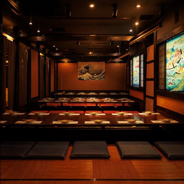 お席で喫煙可能！2名様～扉付き個室でご案内！何度でも通っていただけるような気遣いの接客で皆さまをおもてなしさせていただきます！浜松町駅から徒歩2分の好立地ですので、お仕事帰りやご友人との気軽な飲み会、カジュアルな飲み会、2軒目としてもお気軽にご利用くださいませ！ゆったりとくつろげる個室空間です！