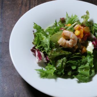 Shrimp and avocado salad with homemade tomato dressing