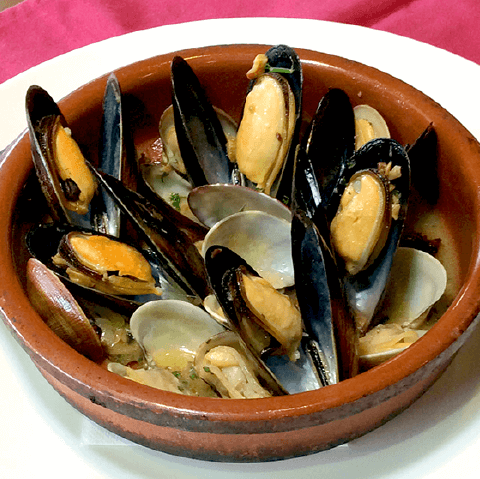 Mussels white wine steamed