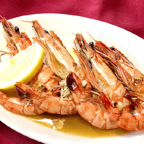Grilled head-on shrimp with garlic (Gambas Brancha)