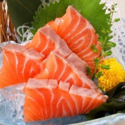 国産サーモンの刺身