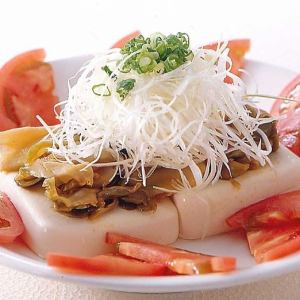 豆腐とトマトのサラダ/アボカドとスモークサーモンのサラダ
