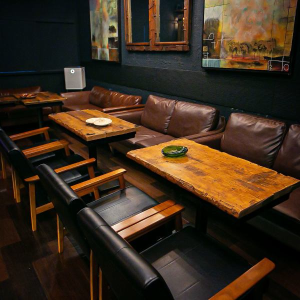 All table seats are sofa seats where you can relax and enjoy your meal.Layout is possible according to the number of users ♪ Please take your time