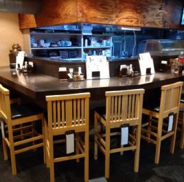 Solo diners are also welcome★ The counter seats offer a special experience, allowing you to see the artisans at work up close.