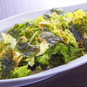Various vegetables and Korean seaweed salt salad (S)