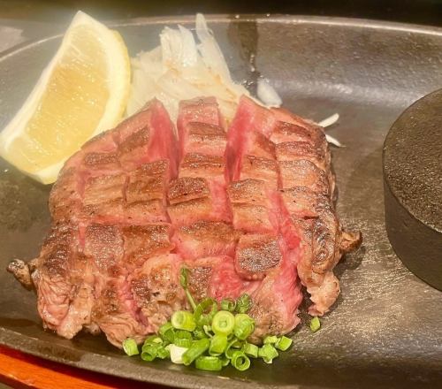 Specialty! Thick-sliced beef tongue steak with a different flavor
