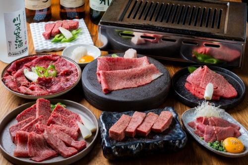 A variety of delicious meats! Tender and flavorful raw Wagyu beef and raw tongue♪