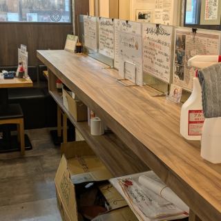 おひとり様向け立ち飲みカウンター