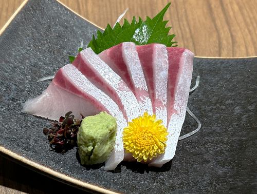 Live yellowtail sashimi