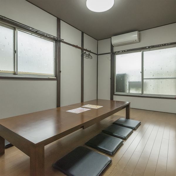 ≪アクセス≫堺市中区大野芝町の住宅街の一角に位置し、地域密着型の居酒屋です。周辺には住宅や商店が点在しており、仕事帰りや週末の食事にもぴったりの立地です。地元の常連さんはもちろん、遠方から訪れる方にも「また来たい」と思わせる、温かい雰囲気と心のこもったおもてなしが魅力です。