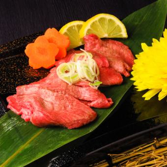 [Enjoy the specialties♪] Satsuma chicken x meat shumai x beef tongue...2 hours all-you-can-drink included [Enjoy the variety course] 4500 yen → 4000 yen