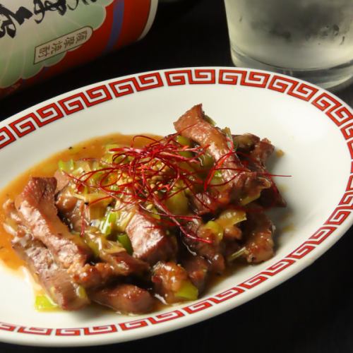 Beef tongue stir-fried with green onions and salt