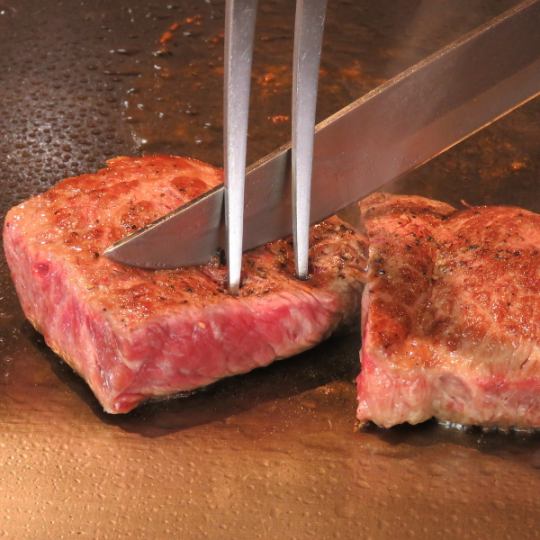 プラインムビーフ　牛肩ロースのステーキ