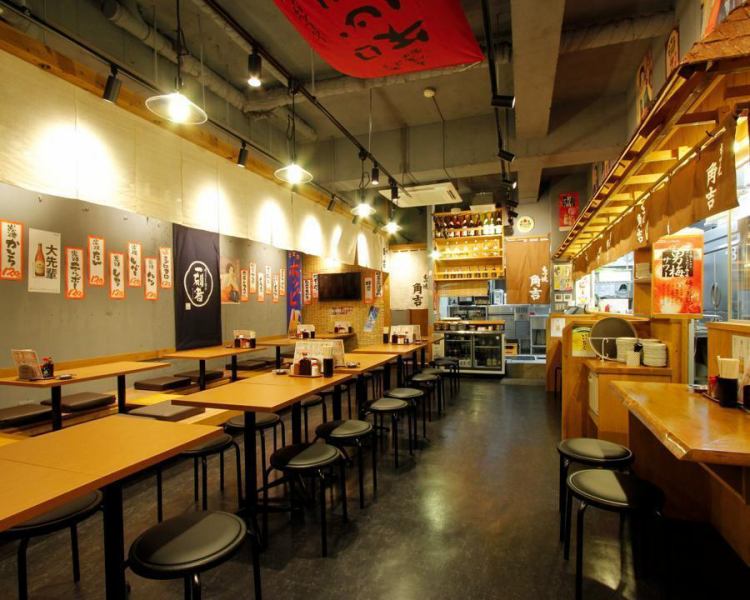 広々とした店内、大人数にも対応！