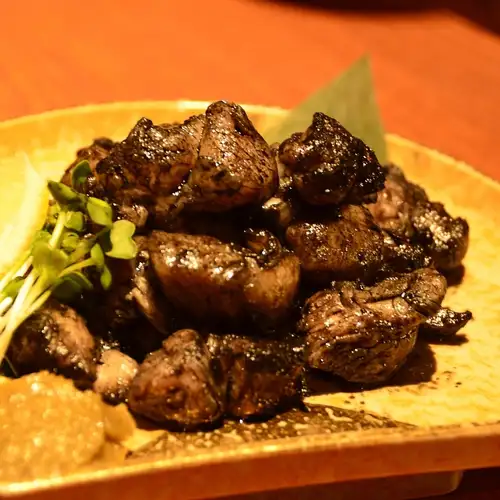 華味鶏の炭火焼き