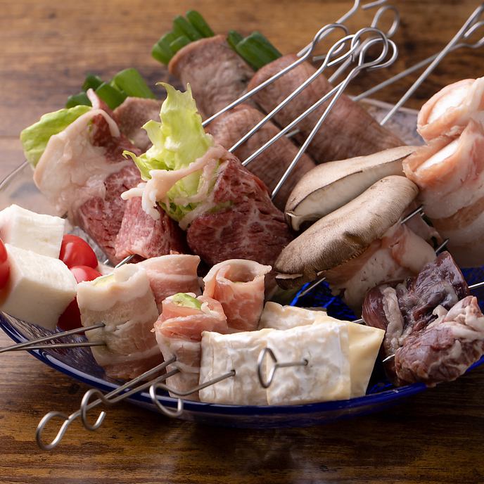 A new restaurant where you can eat Fukuoka's popular vegetable meat rolls has opened at Ekinishi!