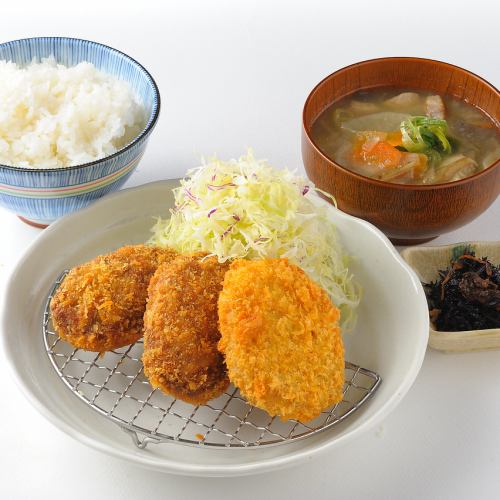 Menchi-katsu and croquette set meal