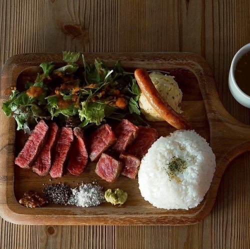 国産牛赤身ステーキランチ100g