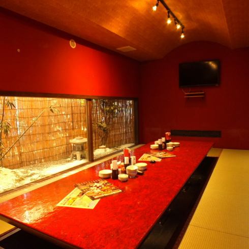 We also have a completely private room with a sunken kotatsu that can accommodate up to 20 people.
