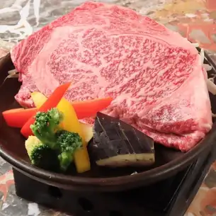 国産霜降りステーキ 陶板焼き