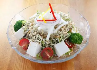 山芋と京豆腐のカリカリジャコサラダ
