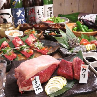 【豪华国产牛肉品尝套餐】共12道菜品，含无限畅饮5,500日元