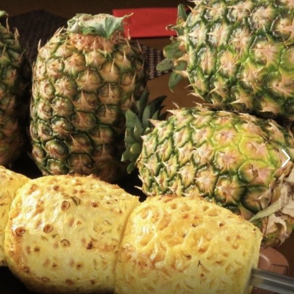 焼きパイナップル(アバカシ)も人気◆焼きたてのパイナップルは甘さと香りが引き立ちます♪