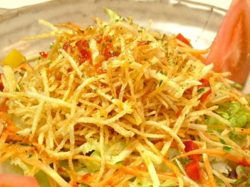 お酒のお供はコレで決まり！パリピリポテトサラダ