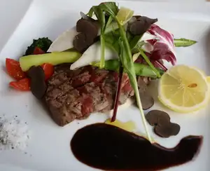 特選牛モモ肉のグリル 