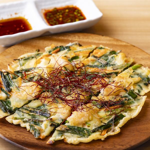 【海鮮たっぷり!具だくさん海鮮チヂミ】800円(税抜)