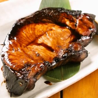 Teriyaki roasted sea bream / Saikyo miso grilled trocaray / dried overnight with Kinka mackerel