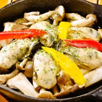 在鐵板上烤白魷魚和白菜（an魚味）