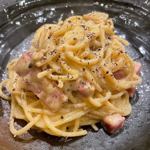 [◆Our specialty!! Carbonara with clam soup◆] Great compatibility with wine ◎ We have a wide selection of Italian wines and cocktails!