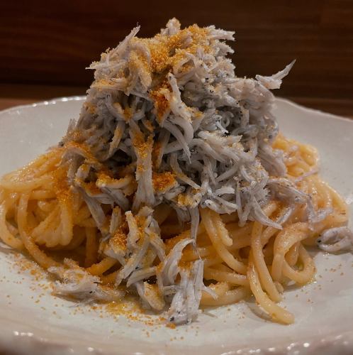 イタリア産カラスミと釜揚げシラスのペペロンチーノ