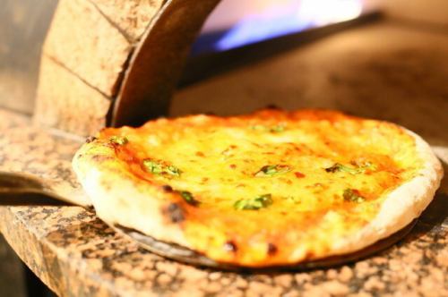 [Bake in a pizza oven at 400 ℃] ~ Various pizzas ~