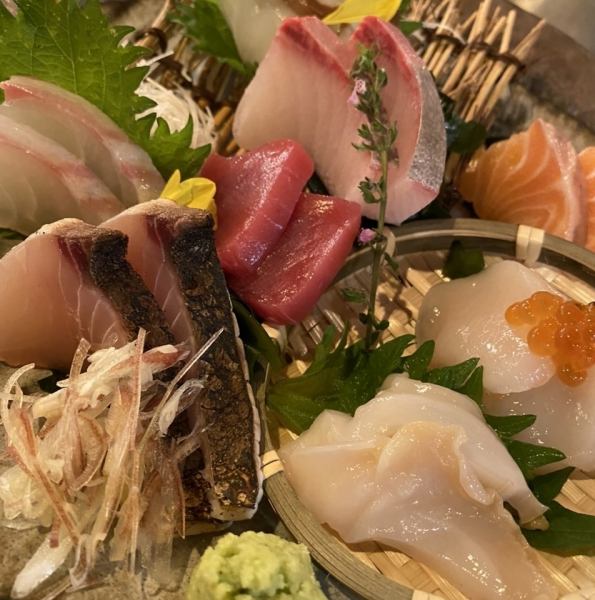 "Assorted sashimi" using fresh fish