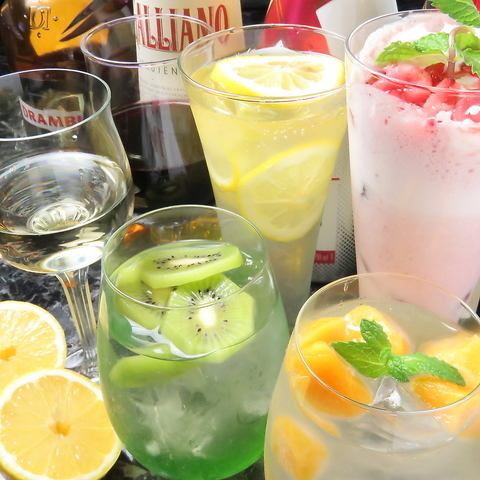 연회를 물들이는 다채로운 음료